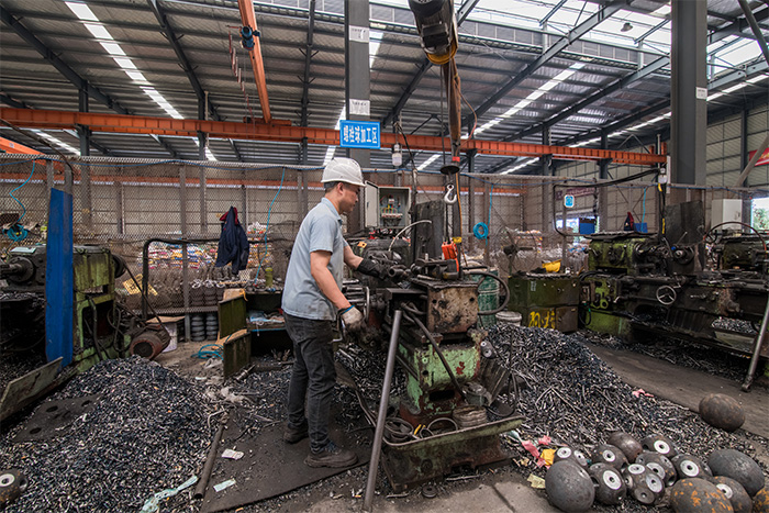 靖江网架配件-螺栓球加工车间