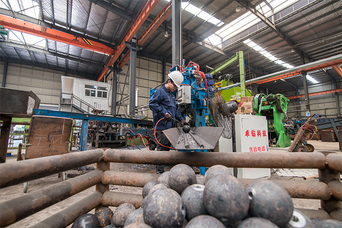 靖江网架配件-螺栓球加工车间